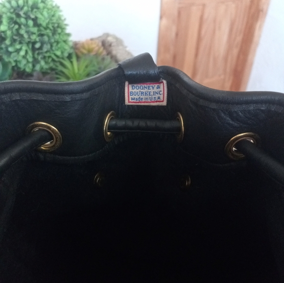 Dooney & Bourke Suspender Style Drawstring Glove/Metro Collection - Picture 15 of 16